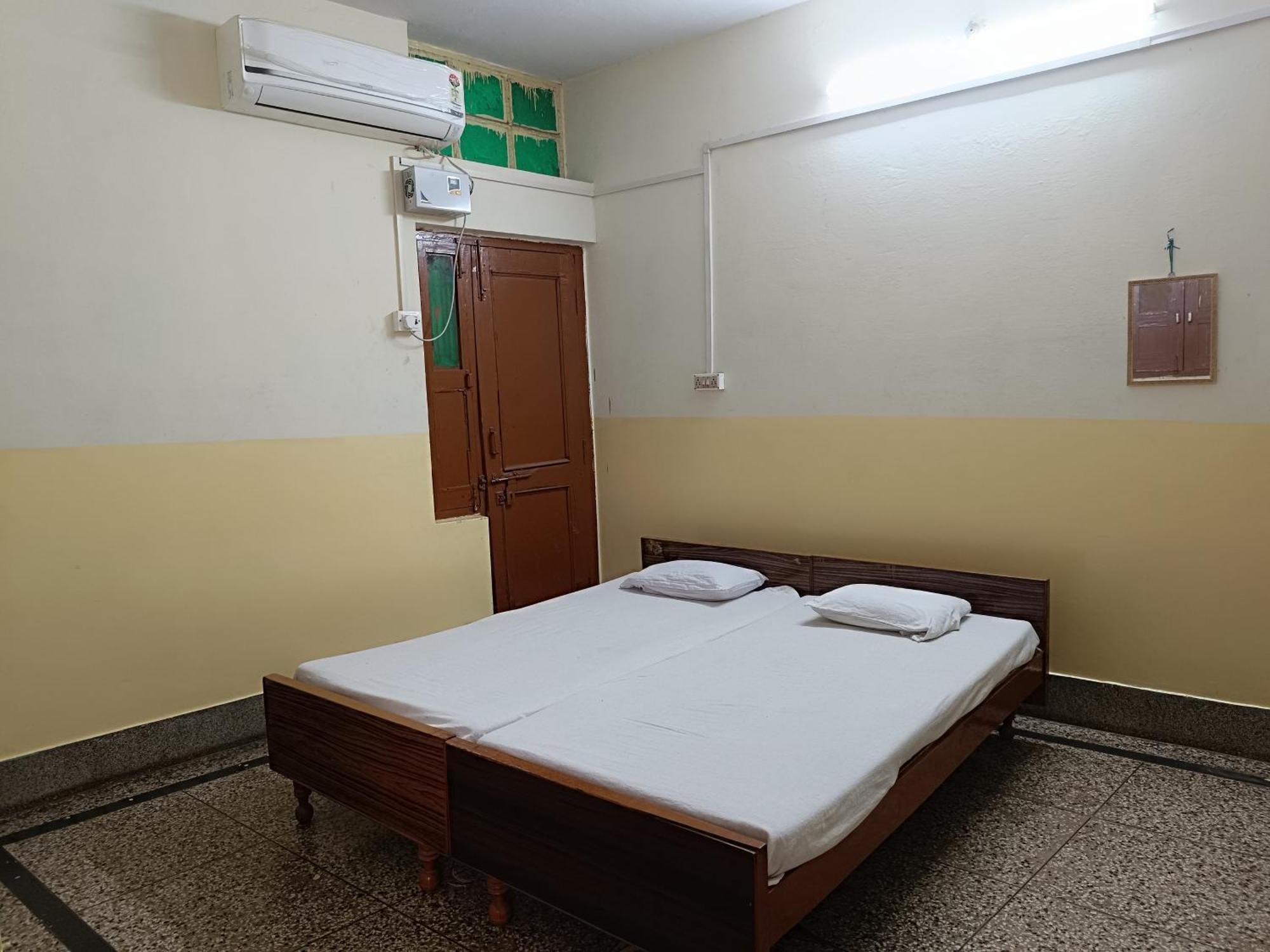 Sheetal Tourist Lodge - Varanasi — Photos 2